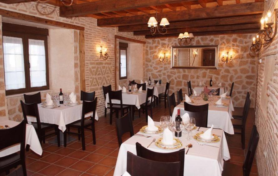 La Casona De Dona Petra Hotel Villarmentero de Campos Ngoại thất bức ảnh