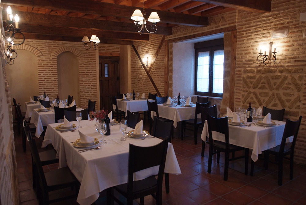 La Casona De Dona Petra Hotel Villarmentero de Campos Ngoại thất bức ảnh